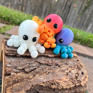 Articulated Baby Octopus Fidget Toy: Sensory PLA Decor