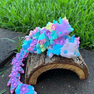 Kosha Axolotl Dragon Fidget - Articulated Winged Axolotl with Flowers & Leaves