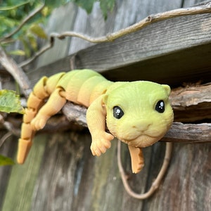 Adorable Articulated Baby Otter – 3D Printed Fidget Toy, Made to Order