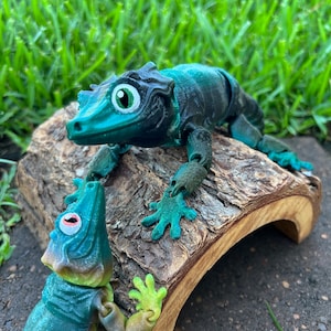Gargoyle Gecko Fidget Toy - Articulated Sensory Gecko with Wiggly Tail - Made to Order