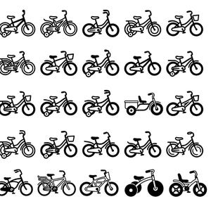 Op de afbeelding: Een verzameling van vijfentwintig zwart-wit iconen die verschillende stijlen kinderfietsen en driewielers weergeven. De set bevat ontwerpen met zijwieltjes, mandjes, bagagedragers en verschillende framevormen gerangschikt in een raster.