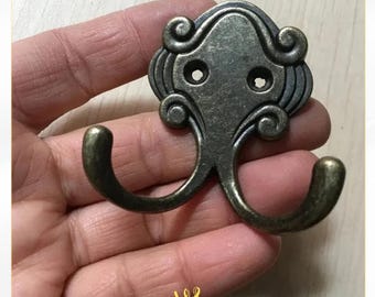 Bronze Vintage Coat Hook Wall Mounted Cast Antique Robe Towel Clothes Hanging Hook