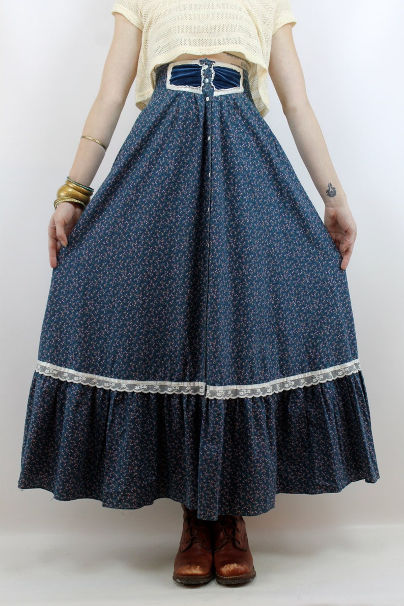 Vintage 70s Gunne Sax Blue Floral Maxi Skirt XXS 24 Gunne Sax Skirt Hippie Skirt Hippy Skirt Boho Skirt Blue Floral Skirt Festival Skirt image 3