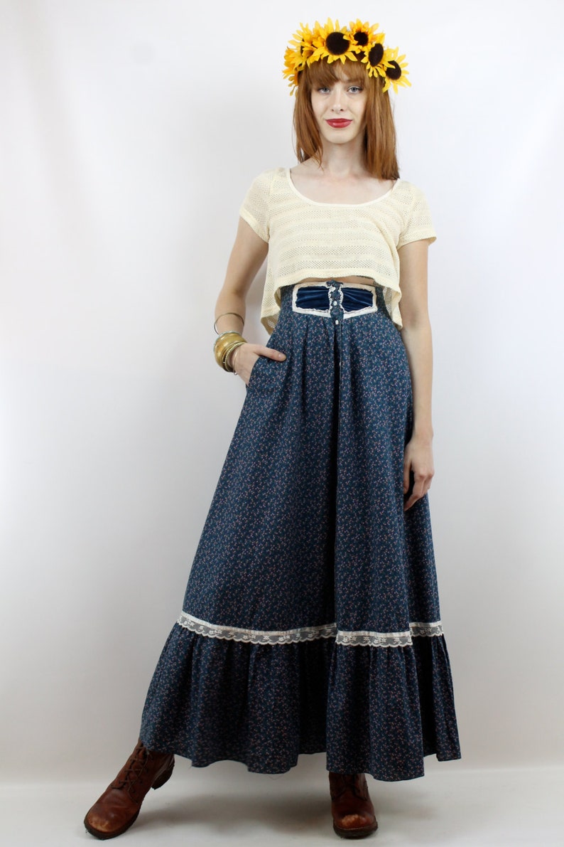 Vintage 70s Gunne Sax Blue Floral Maxi Skirt XXS 24 Gunne Sax Skirt Hippie Skirt Hippy Skirt Boho Skirt Blue Floral Skirt Festival Skirt image 2