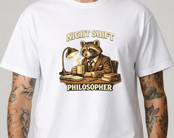 Nachtschicht Philosoph T-Shirt, lustiges Waschbär Gelehrtes T-Shirt, dunkles Academia Tier Shirt, Vintage intellektueller Humor T-Shirt