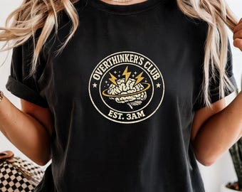 Overthinker's Club Est. 3 Uhr morgens T-Shirt, lustige Angst Humor T-Shirt, Nachteule Gehirn Shirt, Retro Mental Gesundheit Humor Shirt
