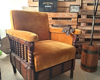 Fotel w kolorze musztardowego aksamitu w stylu vintage | Fotel inspirowany stylem połowy XX wieku