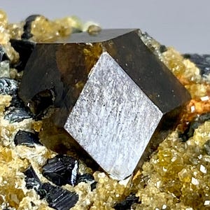 Topazolite garnet - Etsy 日本