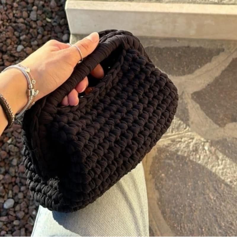 40 Crochet Clutch Bags with Fringe, Wristlets, and Granny Squares 38 Crochet Cloud Bag Raffia Dumpling Clutch Frame Bag