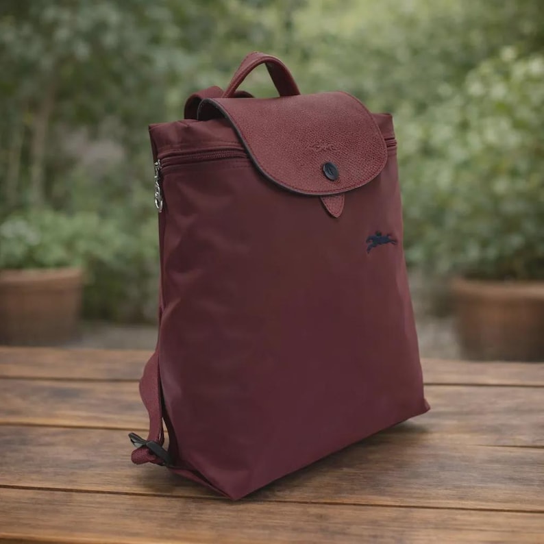 Vintage longchamp le pliage mini wijnrode nylon rugzak, opvouwbare designer reistas afbeelding 3
