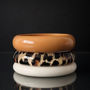 Vintage Lucite Bangle Set – 90s Chunky Stack, Leopard Print, Ivory & Caramel, Old money Statement
