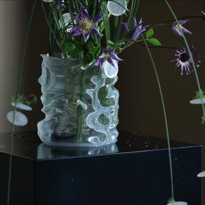 Sanno - Skulpturell Modern Bärnstensfärgad 3D-printad Vas
