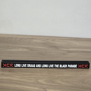 MCR Long Live The Black Parade Schlüsselanhänger-Displayständer (nur Sockel) | Drag Lore Merchandise | 3D-gedrucktes Schreibtischaccessoire und Schlüsselanhänger einer Emo-Band