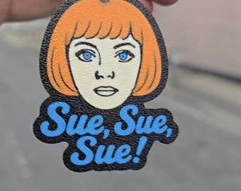 Llavero de Ann Droid / Llavero impreso en 3D de Linda "¡Sue, Sue, Sue!" / Divertido regalo para fans de la comedia británica / Merchandising de Ann Droid de la BBC