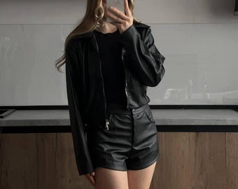 Completo in similpelle da donna, giacca bomber imbottita e pantaloncini, tuta in ecopelle, giacca primaverile con pantaloncini
