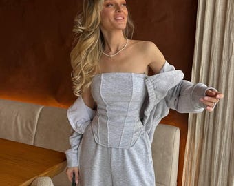 Completo da salotto a tre pezzi, completo con pantaloni e corsetto con cappuccio, completo sportivo casual, abbigliamento trendy per tutti i giorni, comodo set coordinato, prodotto in Ucraina.