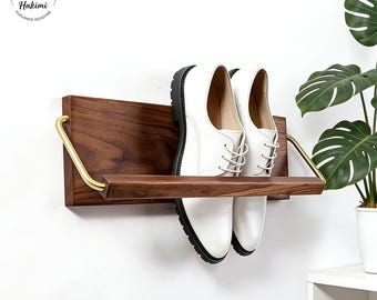Massives Nussbaum Messing Schuhregal, an der Wand montiert, verstellbarer Eingangsbereich, Organizer aus Holz
