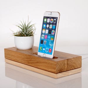 Holz Dock für iPhone oder Android, iPhone wird aufgeladen, Samsung Galaxy wird aufgeladen, Huawei Dock, LG Dock, einzigartiges Tech Geschenk, Öko grünes Gadget, grünes Geschenk