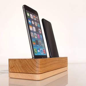 Double station d'accueil pour téléphone - Double station d'accueil en bois pour iPhone, station de charge Android, station d'accueil Android, station d'accueil Samsung Galaxy, station d'accueil iPhone 16