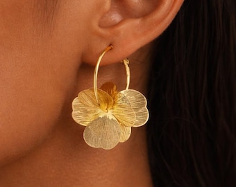 Gold Blumen Hoop Ohrringe, Layered Floral Statement Schmuck