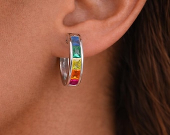 Regenbogen CZ Creolen, Silber Huggie Creolen, Pride Schmuck