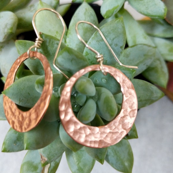 Hammered Metal Disc Earrings, Hammered Copper Earrings, Natural Copper Disc Earrings, Circle Dangle Earrings, Copper Hammered Dangle Earring