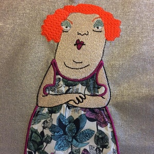 Wunderliche und fröhliche Maschinenstickerei der bezaubernden Frau Maus zur Verschönerung Ihrer Handarbeit - Kissenbezüge, Kleid oder sonstiges...