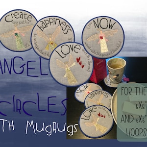 Può includere: Cinque design di sottobicchieri ricamati con angeli e messaggi ispiratori. I design includono "Crea nuovi percorsi", "La felicità è una chiave importante", "Amare ed essere amati", "Vivi ORA e rendi il presente bello", e "La felicità è una chiave importante". I sottobicchieri sono progettati per cerchi da ricamo da 5x5 pollici e 6x6 pollici.