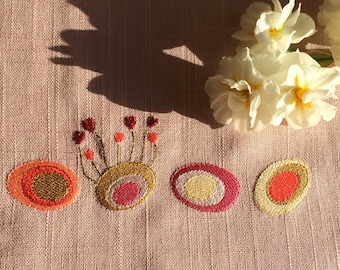 Colourful Egg/Bird Borders to welcome spring, Machine Embroidery, 3 borders in different sizes, 2 colorful texts and two little eggs TO GO