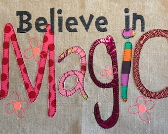 Colourful APPLIQUÉ QUILT QUOTES in two sizes, 5 different quotes embellished with little flowers - a total of 10 Machine Embroidery Designs