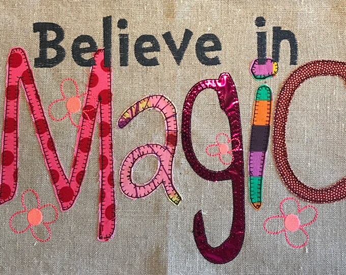 Colourful APPLIQUÉ QUILT QUOTES in two sizes, 5 different quotes embellished with little flowers - a total of 10 Machine Embroidery Designs