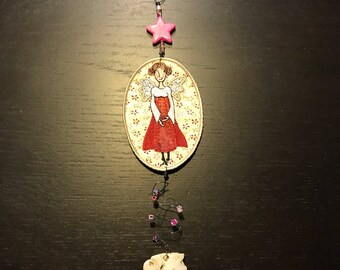 Tiny ANGELS IN MEDAILLONS, 3 Different Small and Detailled Angel