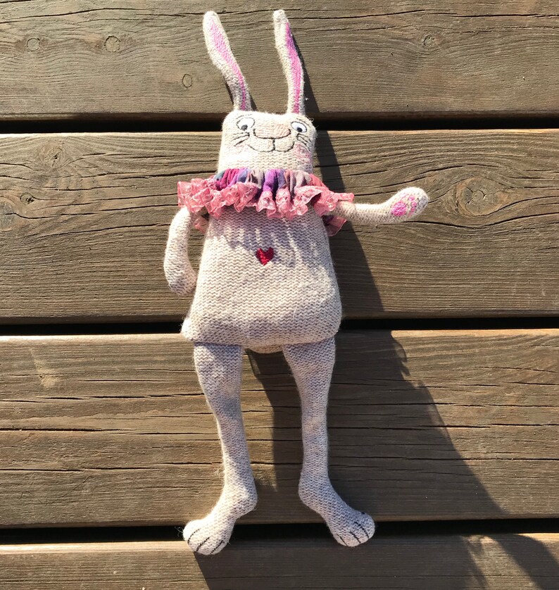 FLORA Small BUNNY ITH 33 cm Soft Bunny in the hoop for the | Etsy