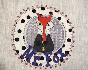 MR. FOX PORTRAITS, 4 Designs with Mr Fox in appliqué frames - Machine Embroidery Designs with appliqués Foxes, Easy to stitch
