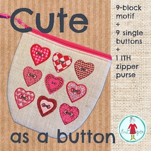 Puede incluir: Un monedero beige con cremallera y cremallera rosa y nueve diseños de botones bordados en forma de corazón en tonos rojos y rosas. El texto "Cute as a button" se muestra en el monedero.