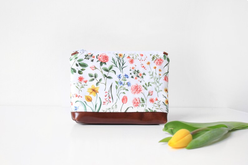 Pouch , zipper pouch, botanical zipper pouch, plants zipper poche image 1