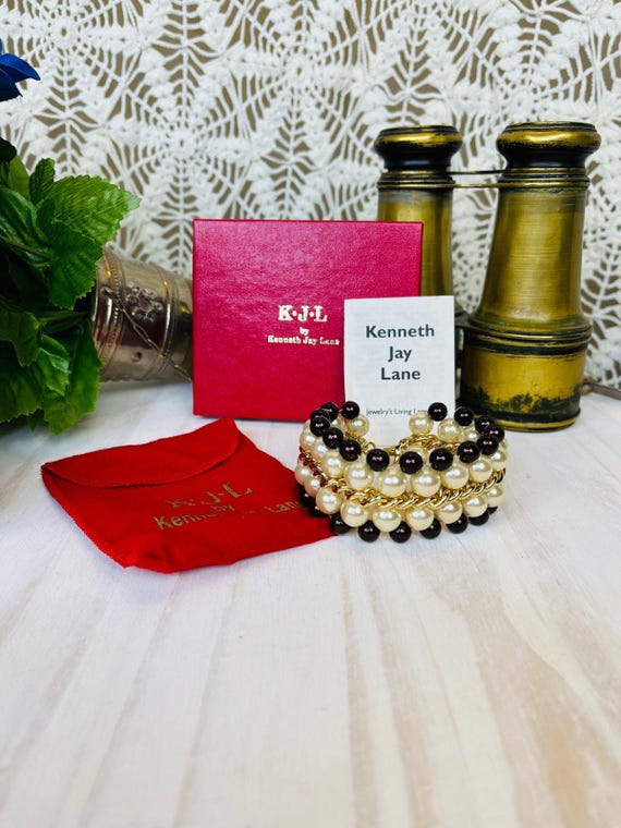 Kenneth Jay Lane Pearl and Gold-tone Bracelet - image 2