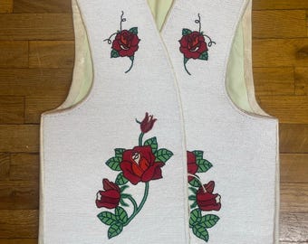 Shoshone-hemd met rooskleurige kralen en vorkhoorn met kralen aan de achterkant