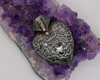 Baldwin Ford Co. Sterling Silver Heart Shaped Posey Holder Brooch