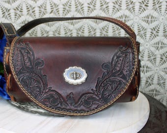 Leah Starling New Castle, Wyoming, Wyoming, met de hand bewerkte leren portemonnee, Bucking Horse #15