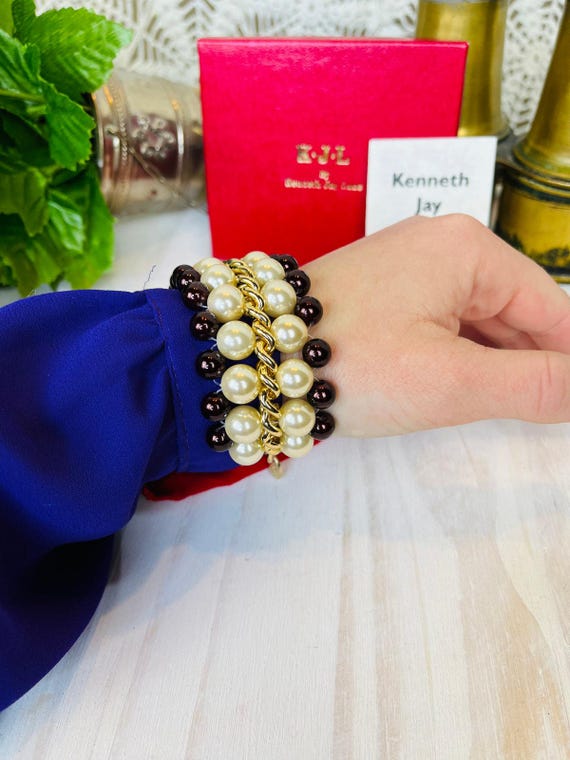Kenneth Jay Lane Pearl and Gold-tone Bracelet - image 6