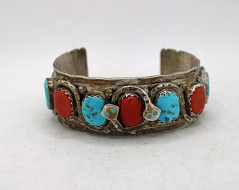 Effie C. Zuni sterlingzilveren armband met turkoois en koraalslang