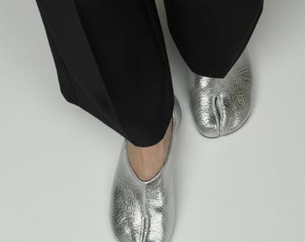Eleganta Läder Silver Tabi Mary Janes Skor Delad Tå Japanskinspirerad Stil Dam Mary Janes Handgjorda