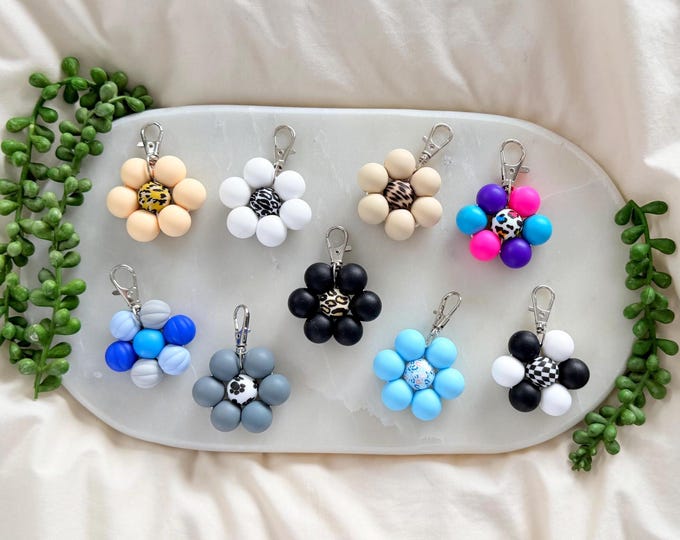 Silicone Bead Flower Keyring, Floral Bag Charm, Gift for Her, Stylish Keyring