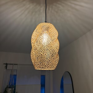 Design Pendelleuchte modern – 3D gedruckter Lampenschirm Deckenleuchte E27, stimmungsvolle Hängeleuchte für Wohnzimmer & Schlafzimmer,