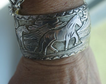 Vintage NAVAJO sterling cuff horse bracelet -EQUESTRIAN, story teller