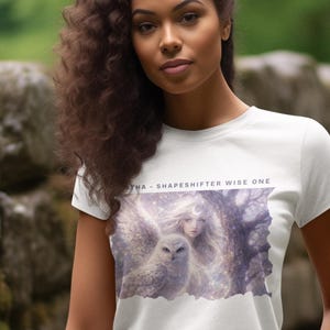 Uggla-t-shirt | Visdomens och inre synens väktare | Light Within-kollektionen