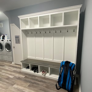 Pennsylvania Entryway Bench | 5-Section Mudroom Hall Tree with Shoe Storage | Farmhouse Mud Bench Organizer | Custom Mudroom Bench