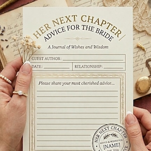 Op de afbeelding: Een dagboek getiteld "Her Next Chapter, Advice for the Bride" met ruimte voor gastwensen. Het crèmekleurige papier heeft gouden letters en een decoratieve rand. Het dagboek bevat een zegel met de tekst "Library of Love". De tekst "Editable in Canva" staat onderaan.