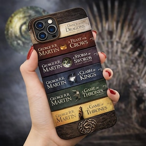 ファンタジーブックスタックフォンケース2Dフラット、ドラゴンの玉座にインスパイアされた小説好きのためのケース、中世風美学の読書家ギフトフォンカバー